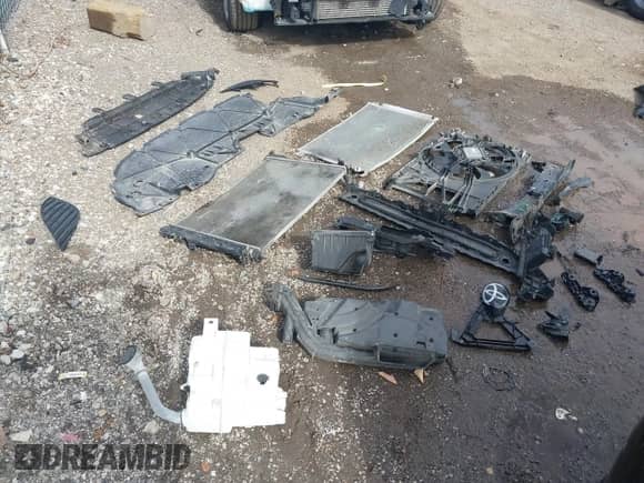 2019 Toyota Camry LE с VIN 4T1B11HK5KU253811, выставлен на аукционе IAAI как лот 43339157 с пробегом 88 176 миль миль и . История ставок и продаж доступна на DreamBid. Изображение 20.