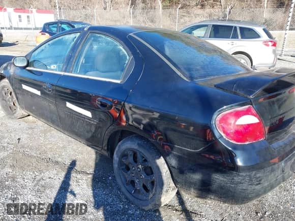 2005 Dodge Neon SXT z VIN 1B3ES56C85D196379, wystawiony jako IAAI lot #41612965 z przebiegiem 158 304 mil mil oraz . Historia ofert i sprzedaży dostępna na DreamBid. Obrazek 3.