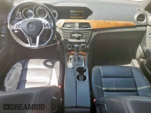2012 Mercedes-Benz C 250 Sport с VIN WDDGF4HB4CA650738, выставлен на аукционе Copart как лот 84172415 с пробегом 144 104 миль миль и Списание • Salvage title. История ставок и продаж доступна на DreamBid. Изображение 8.