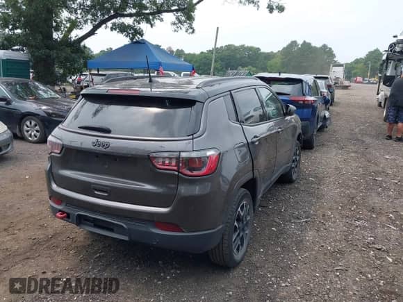 2020 Jeep Compass Trailhawk с VIN 3C4NJDDB0LT189441, выставлен на аукционе IAAI как лот 42837133 с пробегом 68 114 миль миль и . История ставок и продаж доступна на DreamBid. Изображение 4.