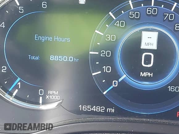 2017 Cadillac Escalade ESV Luxury z VIN 1GYS4HKJ4HR120256, wystawiony jako IAAI lot #42561194 z przebiegiem 165 482 mil mil oraz . Historia ofert i sprzedaży dostępna na DreamBid. Obrazek 15.