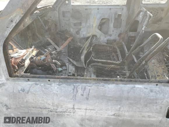 1993 Dodge Dakota z VIN 1B7FL23X8PS195883, wystawiony jako Copart lot #42443235 z przebiegiem Nie podano mil oraz Szkoda całkowita • Salvage title. Historia ofert i sprzedaży dostępna na DreamBid. Obrazek 7.