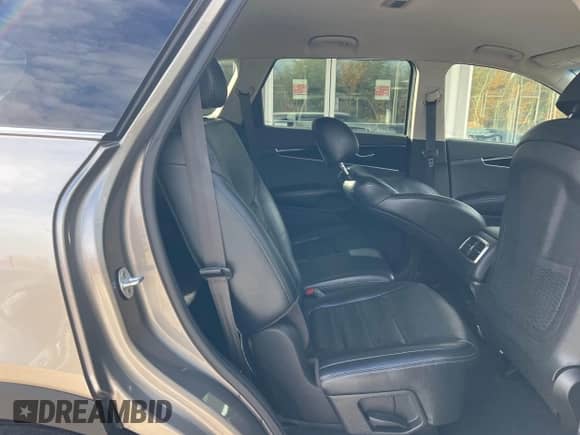 2019 Kia Sorento EX with VIN 5XYPHDA53KG515371, listed as a IAAI auction lot 43547484 with 179,917 mi miles and . Bid and sale history available at DreamBid. Image 8.
