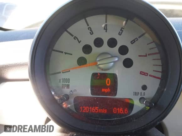 2013 MINI Hardtop with VIN WMWSU3C50DT545364, listed as a IAAI auction lot 43226196 with 120,165 mi miles and . Bid and sale history available at DreamBid. Image 7.