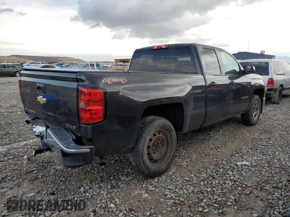 2014 Chevrolet Silverado 1500 LT z VIN 1GCVKREC8EZ142896, wystawiony jako Copart lot #70520375 z przebiegiem 251 275 mil mil oraz Szkoda całkowita • Salvage title. Historia ofert i sprzedaży dostępna na DreamBid. Obrazek 3.