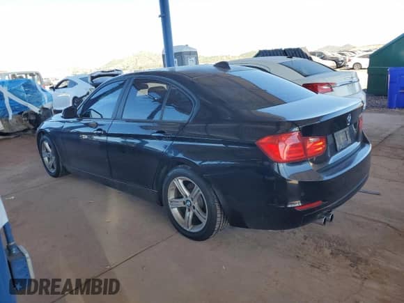 2015 BMW 3 Series 328i z VIN WBA3C1C59FK120259, wystawiony jako Copart lot #89619745 z przebiegiem 162 857 mil mil oraz Czysty tytuł • Clean title. Historia ofert i sprzedaży dostępna na DreamBid. Obrazek 2.