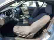 2006 Ford Mustang GT Deluxe с VIN 1ZVFT85H565217485, выставлен на аукционе Copart как лот 70504855 с пробегом 60 972 миль миль и Списание • Salvage title. История ставок и продаж доступна на DreamBid. Изображение 7.