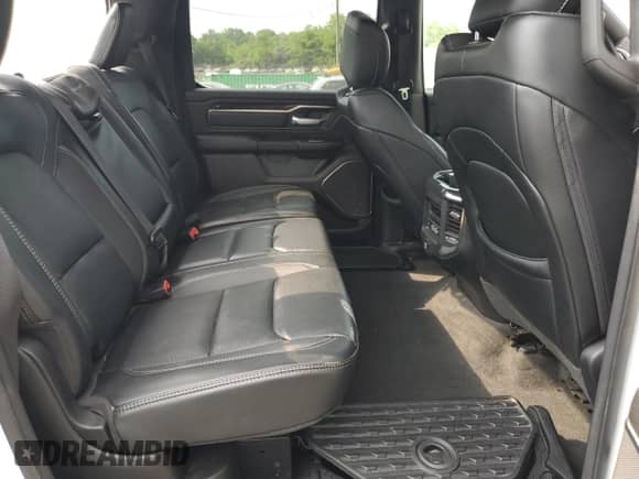 2022 Ram 1500 Rebel z VIN 1C6SRFLM7NN131895, wystawiony jako Copart lot #60100635 z przebiegiem 51 211 mil mil oraz Szkoda całkowita • Salvage title. Historia ofert i sprzedaży dostępna na DreamBid. Obrazek 10.