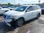 2014 Nissan Pathfinder S z VIN 5N1AR2MN0EC612437, wystawiony jako IAAI lot #42225749 z przebiegiem 138 285 mil mil oraz . Historia ofert i sprzedaży dostępna na DreamBid. Obrazek 2.