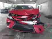 2020 Toyota Camry SE z VIN 4T1G11AK0LU380855, wystawiony jako IAAI lot #43170051 z przebiegiem 63 234 mil mil oraz . Historia ofert i sprzedaży dostępna na DreamBid. Obrazek 12.