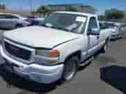 2005 GMC Sierra 1500 Work Truck z VIN 1GTEC14VX5Z164609, wystawiony jako IAAI lot #42687800 z przebiegiem 115 621 mil mil oraz . Historia ofert i sprzedaży dostępna na DreamBid. Obrazek 2.