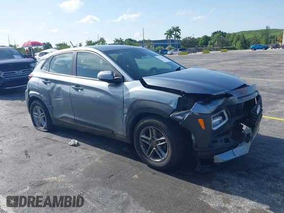 2021 Hyundai Kona SE z VIN KM8K12AA6MU705288, wystawiony jako IAAI lot #39764414 z przebiegiem 75 528 mil mil oraz . Historia ofert i sprzedaży dostępna na DreamBid. Obrazek 1.