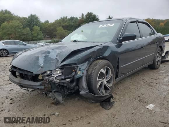 1998 Honda Accord LX z VIN 1HGCG1644WA039929, wystawiony jako Copart lot #86150145 z przebiegiem 276 604 mil mil oraz Czysty tytuł • Clean title. Historia ofert i sprzedaży dostępna na DreamBid. Obrazek 1.