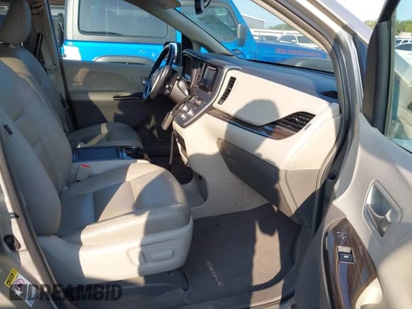 2016 Toyota Sienna XLE with VIN 5TDYK3DC7GS697564, listed as a IAAI auction lot 42925488 with 115,484 mi miles and . Bid and sale history available at DreamBid. Image 5.