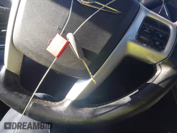 2013 Chrysler 200 Touring z VIN 1C3CCBBG4DN527370, wystawiony jako IAAI lot #43364588 z przebiegiem 188 576 mil mil oraz . Historia ofert i sprzedaży dostępna na DreamBid. Obrazek 11.