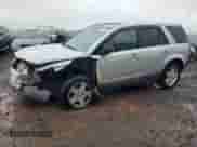 2004 Saturn VUE V6 z VIN 5GZCZ63464S816630, wystawiony jako Copart lot #56488375 z przebiegiem 139 598 mil mil oraz Szkoda całkowita • Salvage title. Historia ofert i sprzedaży dostępna na DreamBid. Obrazek 1.