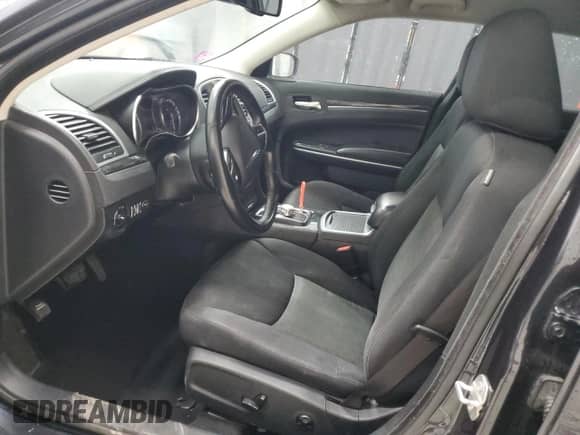 2019 Chrysler 300 Touring L with VIN 2C3CCAAG8KH609944, listed as a Copart auction lot 87265374 with 98,595 mi miles and Clean title. Bid and sale history available at DreamBid. Image 7.