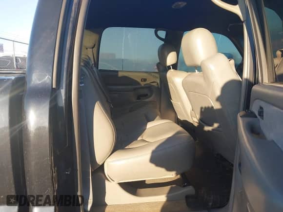 2003 Chevrolet Silverado 1500HD LS с VIN 1GCGK13U63F228146, выставлен на аукционе IAAI как лот 43484108 с пробегом 150 015 миль миль и . История ставок и продаж доступна на DreamBid. Изображение 8.