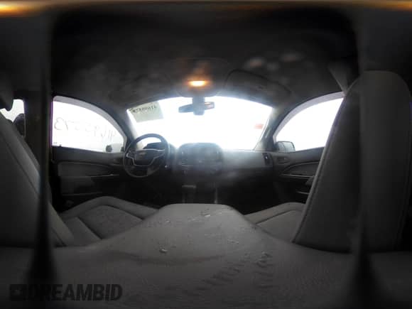 2018 Chevrolet Colorado 4WD Work Truck z VIN 1GCHTBEN2J1224781, wystawiony jako IAAI lot #41695573 z przebiegiem 51 006 mil mil oraz . Historia ofert i sprzedaży dostępna na DreamBid. Obrazek 19.