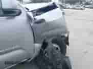 2016 Toyota Tacoma SR5 с VIN 5TFSZ5AN8GX032668, выставлен на аукционе IAAI как лот 40816601 с пробегом 57 004 миль миль и . История ставок и продаж доступна на DreamBid. Изображение 18.