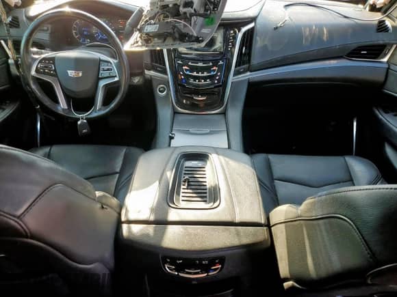 2018 Cadillac Escalade Luxury with VIN 1GYS3BKJ6JR373990, listed as a Copart auction lot 82245145 with 93,780 mi miles and Salvage title. Bid and sale history available at DreamBid. Image 8.