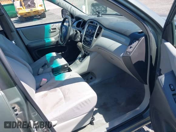 2004 Toyota Highlander with VIN JTEEP21A740007338, listed as a IAAI auction lot 42970676 with 301,500 mi miles and . Bid and sale history available at DreamBid. Image 5.