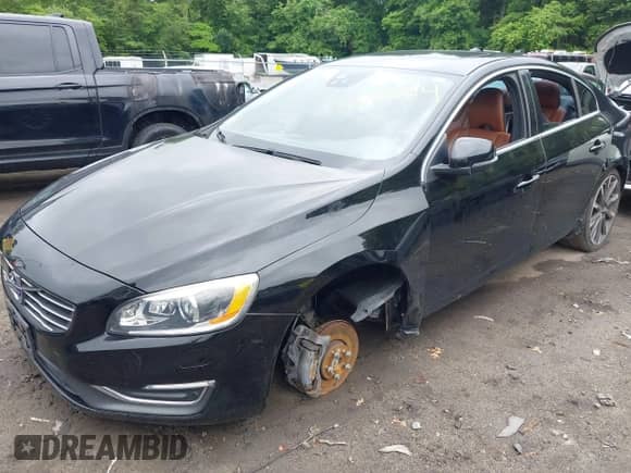 2015 Volvo S60 T5 Premier Plus с VIN YV1612TC7F1308868, выставлен на аукционе IAAI как лот 42448294 с пробегом 86 567 миль миль и . История ставок и продаж доступна на DreamBid. Изображение 18.