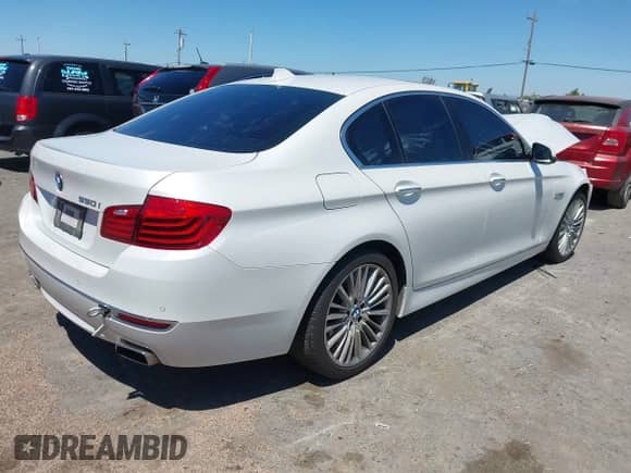 2015 BMW 5 Series 550i с VIN WBAKN9C50FD961511, выставлен на аукционе IAAI как лот 42968030 с пробегом 54 294 миль миль и . История ставок и продаж доступна на DreamBid. Изображение 4.