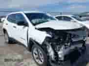 2025 Jeep Compass Sport z VIN 3C4NJDAN9ST516030, wystawiony jako IAAI lot #41471666 z przebiegiem 2 094 mil mil oraz . Historia ofert i sprzedaży dostępna na DreamBid. Obrazek 1.