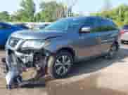 2017 Nissan Pathfinder Platinum z VIN 5N1DR2MM7HC684020, wystawiony jako IAAI lot #42968588 z przebiegiem 120 530 mil mil oraz . Historia ofert i sprzedaży dostępna na DreamBid. Obrazek 2.