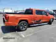 2018 Toyota Tacoma SR5 z VIN 3TMBZ5DN6JM014548, wystawiony jako Copart lot #67144175 z przebiegiem 52 381 mil mil oraz Szkoda całkowita • Salvage title. Historia ofert i sprzedaży dostępna na DreamBid. Obrazek 3.
