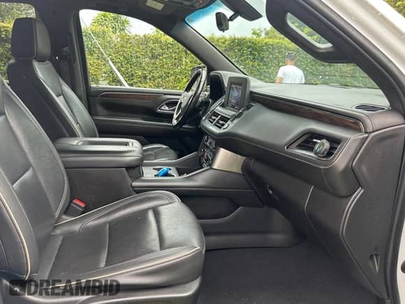 2022 Chevrolet Tahoe z VIN 1GBSCLED2NR313748, wystawiony jako Copart lot #70385675 z przebiegiem 52 886 mil mil oraz Czysty tytuł • Clean title. Historia ofert i sprzedaży dostępna na DreamBid. Obrazek 5.