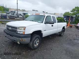 2005 Chevrolet Silverado 3500 с VIN 1GCHK39U75E196856, выставлен на аукционе IAAI как лот 42270278 с пробегом Не указан миль и . История ставок и продаж доступна на DreamBid. Изображение 2.