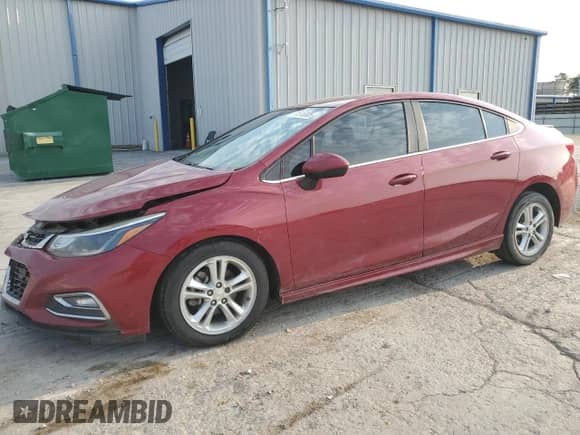 2018 Chevrolet Cruze LT с VIN 1G1BE5SM2J7127146, выставлен на аукционе Copart как лот 71513305 с пробегом 183 137 миль миль и Списание • Salvage title. История ставок и продаж доступна на DreamBid. Изображение 1.