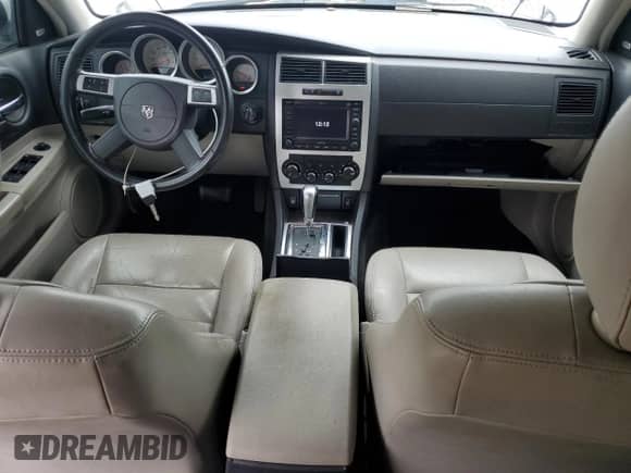2005 Dodge Magnum RT with VIN 2D4GV58205H683696, listed as a Copart auction lot 71209835 with 198,445 mi miles and Salvage title. Bid and sale history available at DreamBid. Image 8.