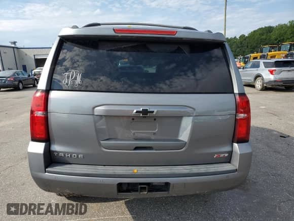 2020 Chevrolet Tahoe LT z VIN 1GNSKBKCXLR295198, wystawiony jako Copart lot #65988315 z przebiegiem 138 357 mil mil oraz Szkoda całkowita • Salvage title. Historia ofert i sprzedaży dostępna na DreamBid. Obrazek 6.