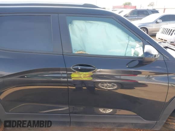 2025 Chevrolet TrailBlazer LT with VIN KL79MPSL9SB069933, listed as a IAAI auction lot 42725411 with Not provided miles and . Bid and sale history available at DreamBid. Image 13.