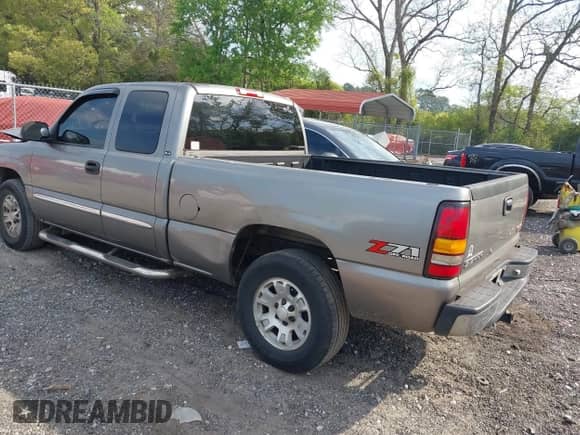 2007 GMC Sierra 1500 SLT с VIN 1GTEK19Z77Z114591, выставлен на аукционе IAAI как лот 42070380 с пробегом 206 060 миль миль и . История ставок и продаж доступна на DreamBid. Изображение 3.