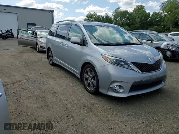 2017 Toyota Sienna SE with VIN 5TDXZ3DC5HS869101, listed as a Copart auction lot 80242045 with 72,514 mi miles and Salvage title. Bid and sale history available at DreamBid. Image 14.