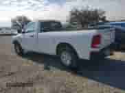 2020 Ram 1500 Tradesman z VIN 3C6JR6DG0LG209492, wystawiony jako Copart lot #53262505 z przebiegiem 76 371 mil mil oraz Czysty tytuł • Clean title. Historia ofert i sprzedaży dostępna na DreamBid. Obrazek 2.