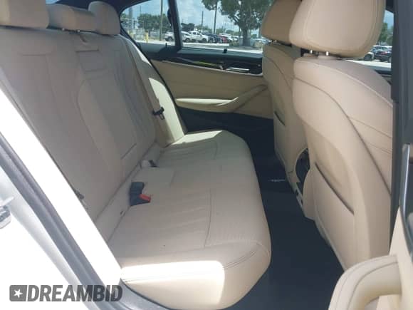 2021 BMW 5 Series 530i with VIN WBA53BH07MCF10086, listed as a IAAI auction lot 43036291 with 26,592 mi miles and . Bid and sale history available at DreamBid. Image 8.