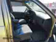 1997 Nissan Pathfinder XE with VIN JN8AR05Y2VW172208, listed as a IAAI auction lot 43009274 with 222,782 mi miles and . Bid and sale history available at DreamBid. Image 5.