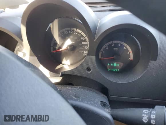 2008 Dodge Nitro SXT с VIN 1D8GT28K18W238408, выставлен на аукционе Copart как лот 85260045 с пробегом 214 697 миль миль и На запчасти • Non repairable. История ставок и продаж доступна на DreamBid. Изображение 9.