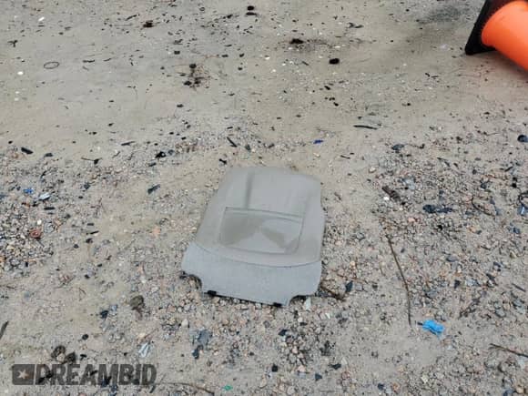 2015 Chevrolet Suburban LT z VIN 1GNSCJKC9FR548894, wystawiony jako Copart lot #81880935 z przebiegiem 161 389 mil mil oraz Szkoda całkowita • Salvage title. Historia ofert i sprzedaży dostępna na DreamBid. Obrazek 13.