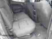 2022 Chevrolet Colorado 2WD LT z VIN 1GCGSCEA7N1293649, wystawiony jako IAAI lot #41257494 z przebiegiem 110 905 mil mil oraz . Historia ofert i sprzedaży dostępna na DreamBid. Obrazek 8.