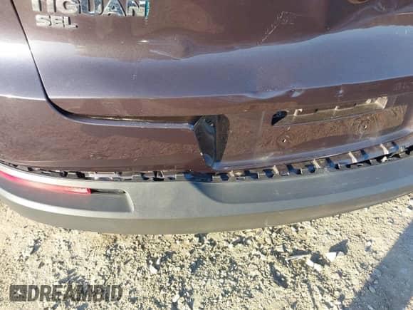 2016 Volkswagen Tiguan S with VIN WVGAV7AX6GW546573, listed as a IAAI auction lot 41672697 with 117,174 mi miles and . Bid and sale history available at DreamBid. Image 21.