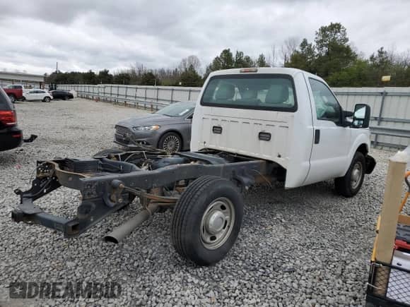 2011 Ford F-250 XL с VIN 1FDBF2A67BEB32650, выставлен на аукционе Copart как лот 88684165 с пробегом 138 318 миль миль и Списание • Salvage title. История ставок и продаж доступна на DreamBid. Изображение 3.