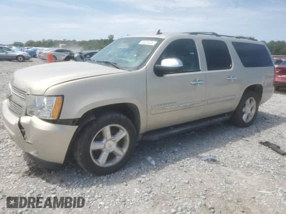 2008 Chevrolet Suburban LTZ z VIN 1GNFC16028R121772, wystawiony jako Copart lot #70331625 z przebiegiem 250 955 mil mil oraz Szkoda całkowita • Salvage title. Historia ofert i sprzedaży dostępna na DreamBid. Obrazek 1.