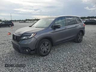 2020 Honda Passport EX-L z VIN 5FNYF7H56LB003548, wystawiony jako Copart lot #89860765 z przebiegiem 36 315 mil mil oraz Szkoda całkowita • Salvage title. Historia ofert i sprzedaży dostępna na DreamBid. Obrazek 1.