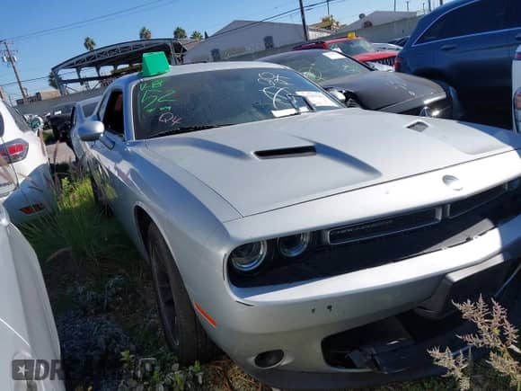 2019 Dodge Challenger SXT z VIN 2C3CDZAGXKH730714, wystawiony jako IAAI lot #43283262 z przebiegiem 61 536 mil mil oraz . Historia ofert i sprzedaży dostępna na DreamBid. Obrazek 1.